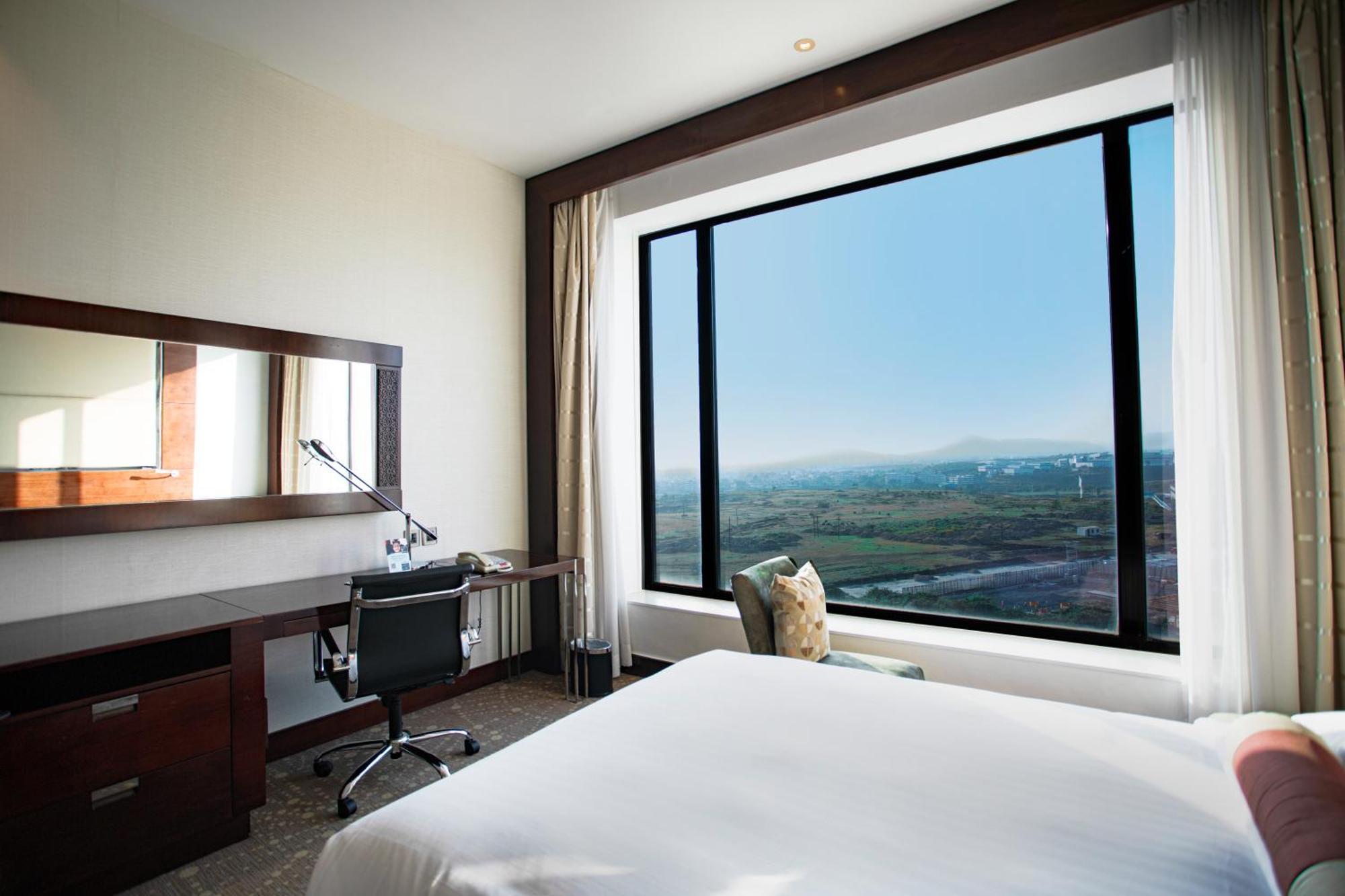 Courtyard By Marriott Pune Chākan Dış mekan fotoğraf