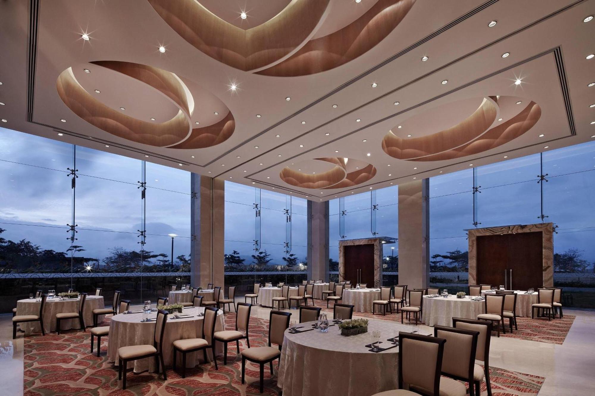 Courtyard By Marriott Pune Chākan Dış mekan fotoğraf