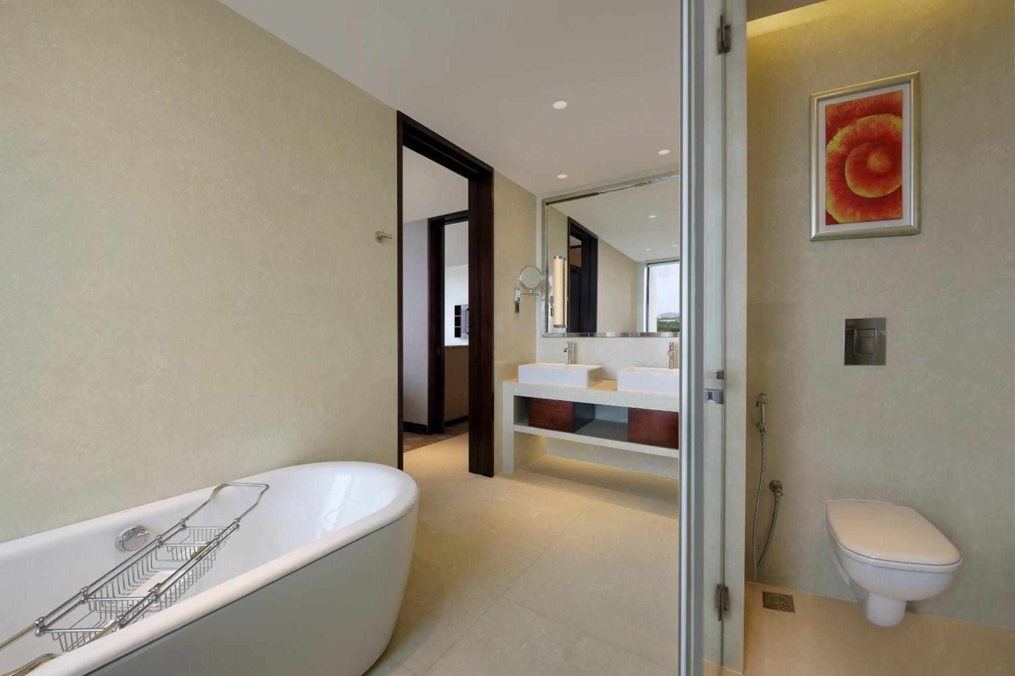 Courtyard By Marriott Pune Chākan Dış mekan fotoğraf