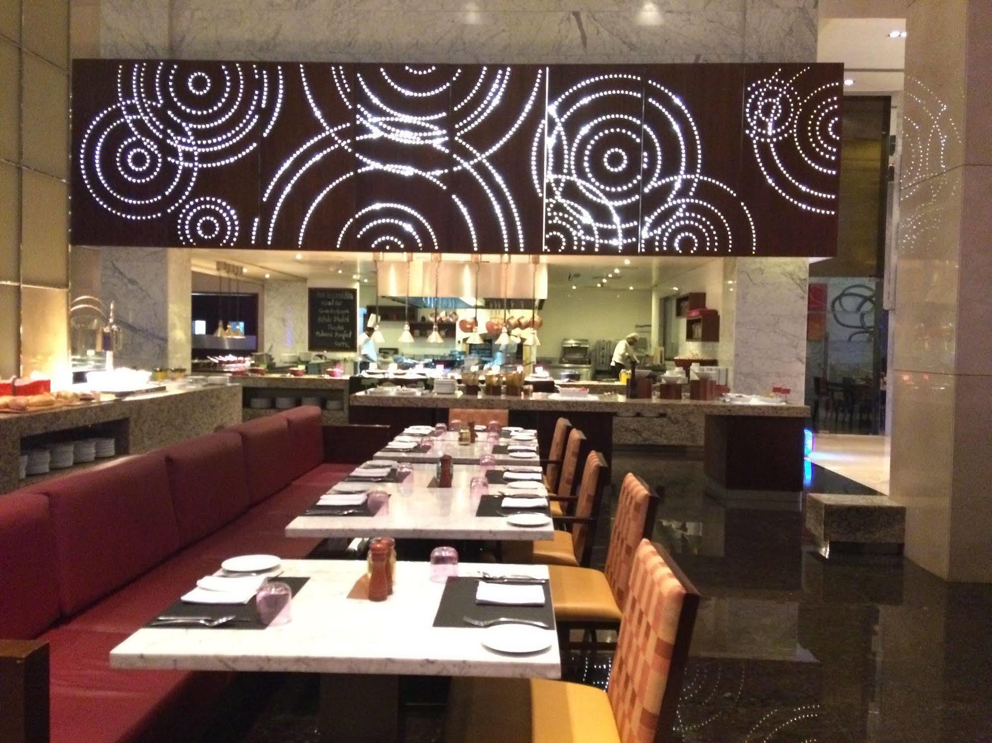 Courtyard By Marriott Pune Chākan Dış mekan fotoğraf